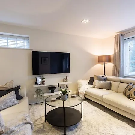 Tranquil Riverfront Oasis At High Bridge Court