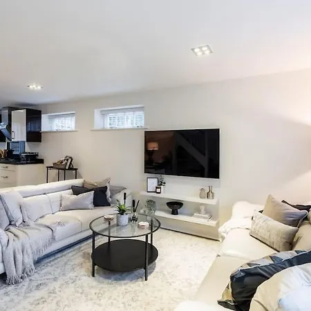 Apartment Tranquil Riverfront Oasis At High Bridge Court