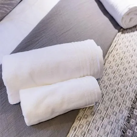 Tranquil Riverfront Oasis At High Bridge Court *