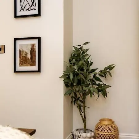 Tranquil Riverfront Oasis At High Bridge Court