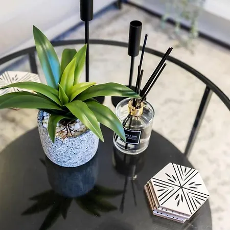 Tranquil Riverfront Oasis At High Bridge Court Lägenhet Knaresborough